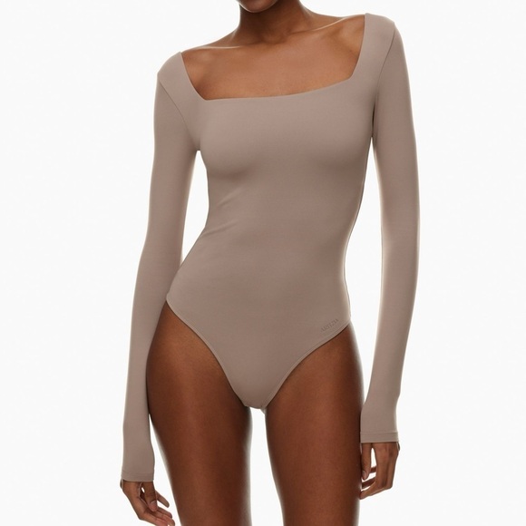 Babaton Square Neck Long Sleeve Bodysuit - Picture 3 of 13